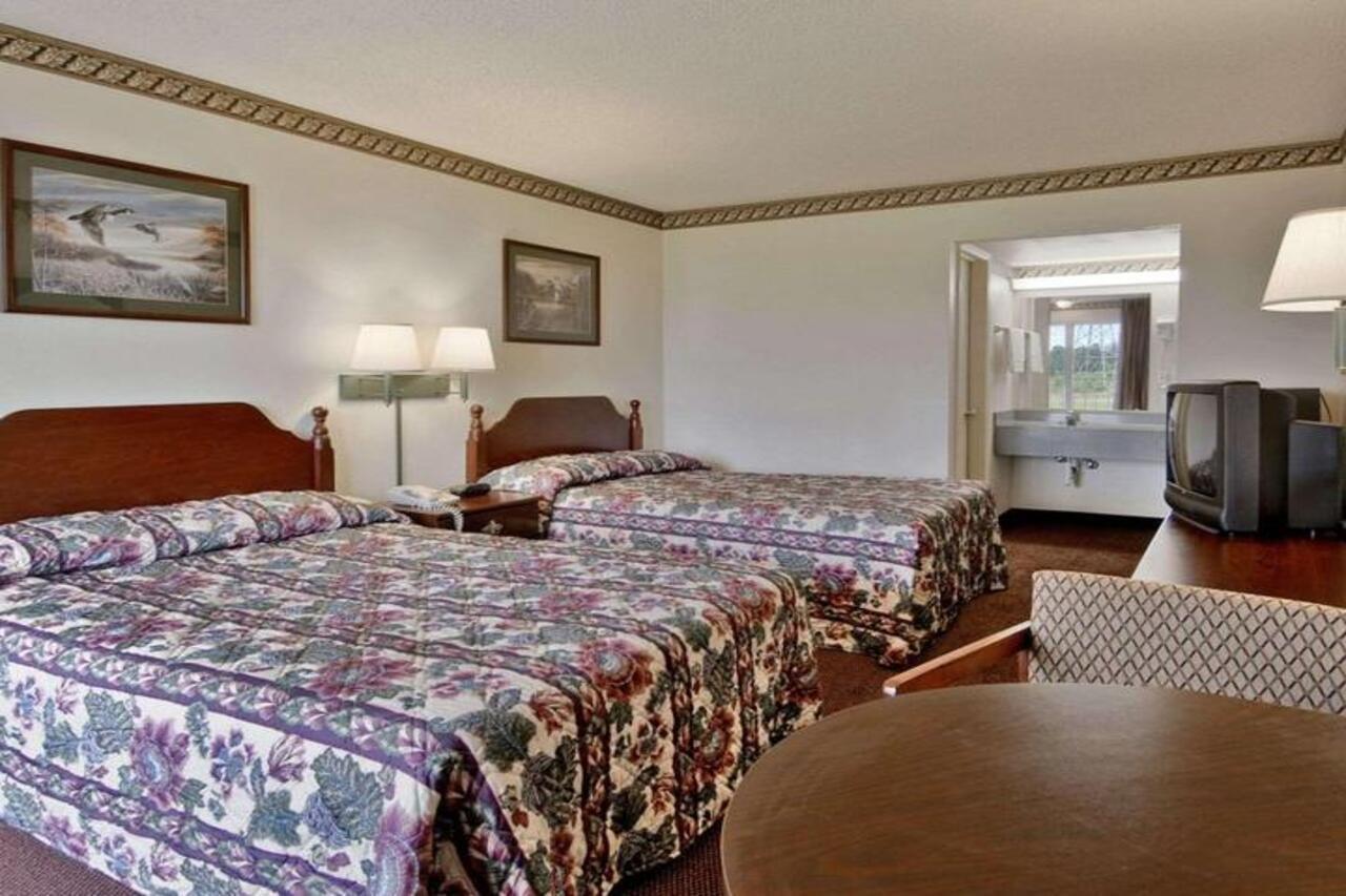 Rodeway Inn Concord Buitenkant foto